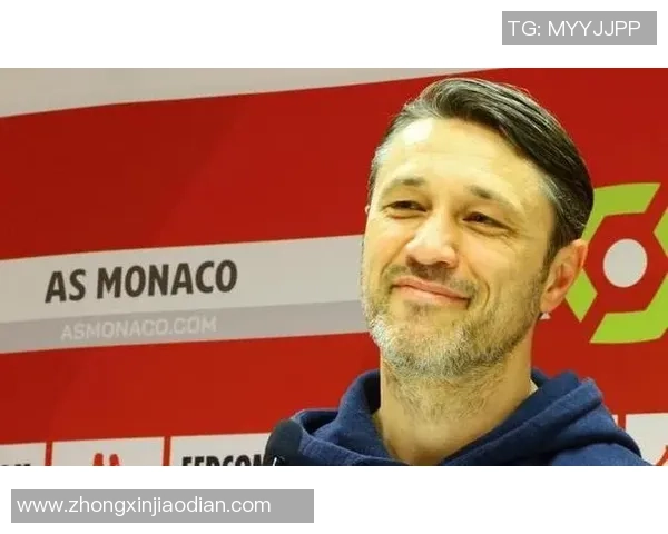 光头足球球星的成长历程与场上风采解析